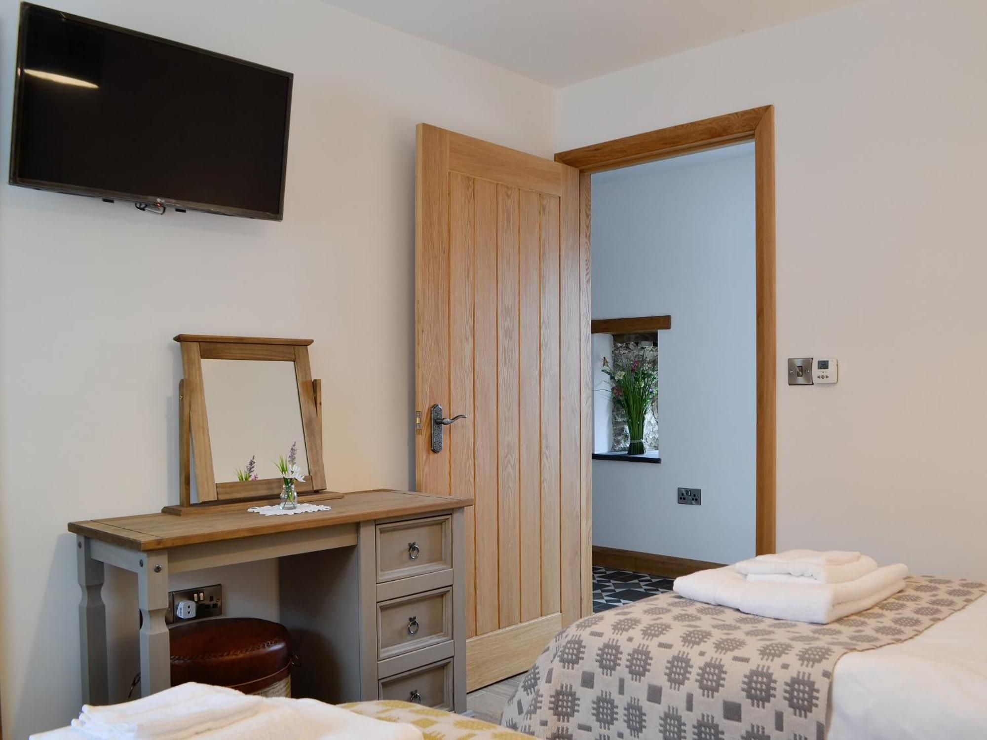 Sgubor Llwyndu Villa Betws  Kültér fotó
