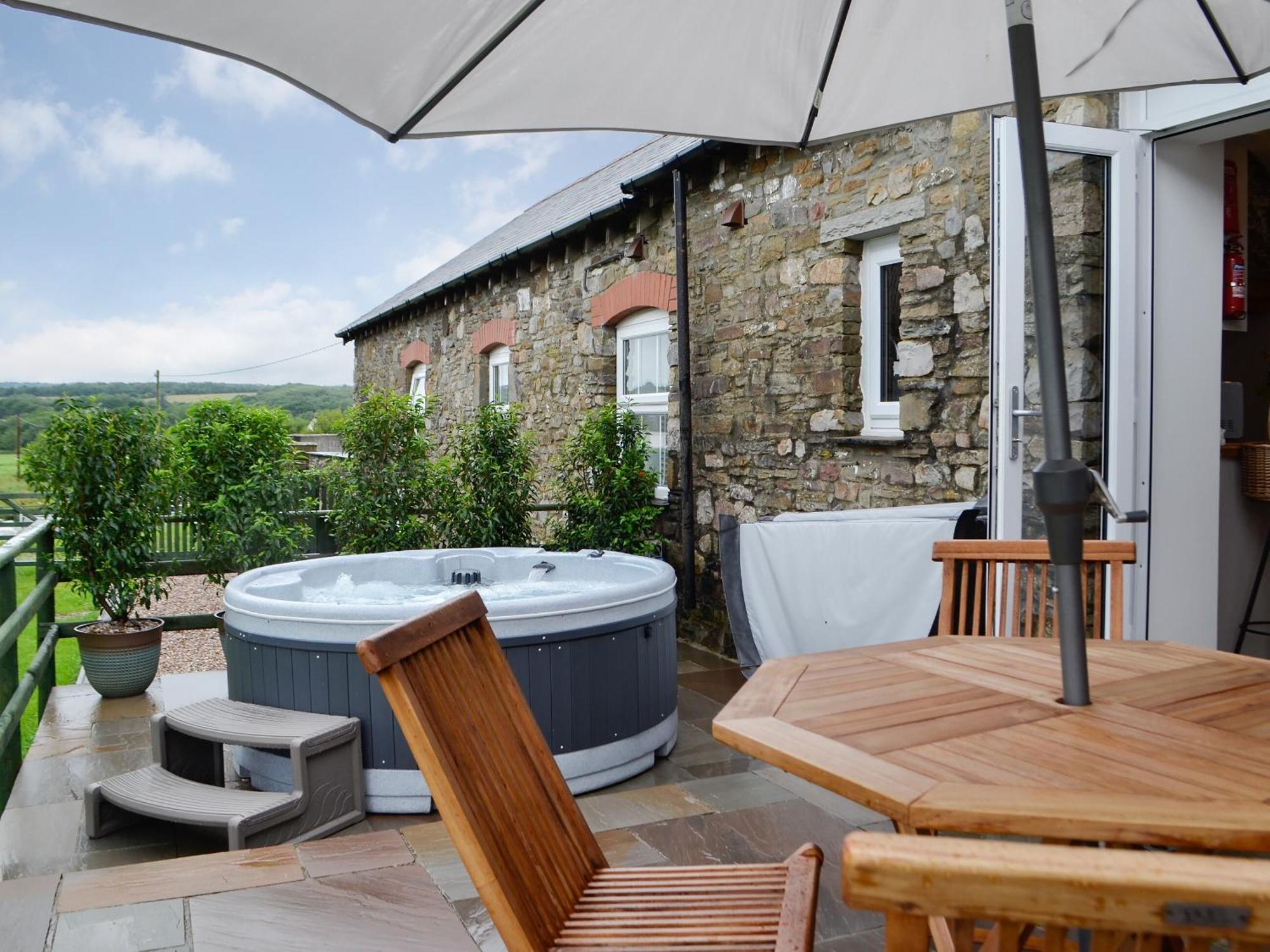 Sgubor Llwyndu Villa Betws  Kültér fotó