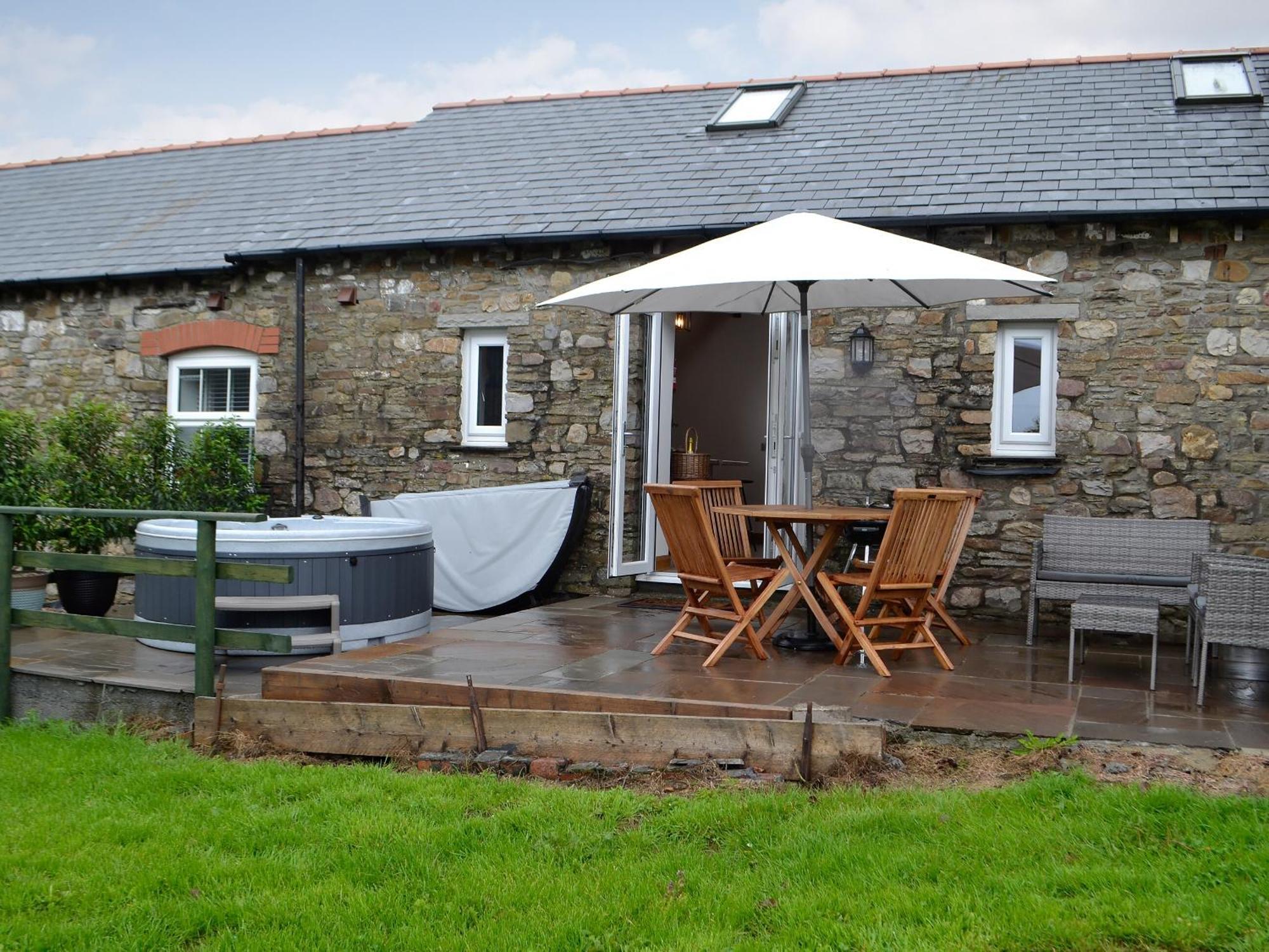 Sgubor Llwyndu Villa Betws  Kültér fotó
